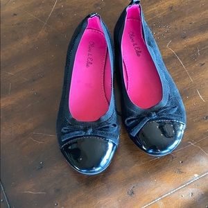 Girls size 3 ballerina shoes. Black